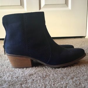 💕FINAL SALE💕 Blue Navy Suede booties